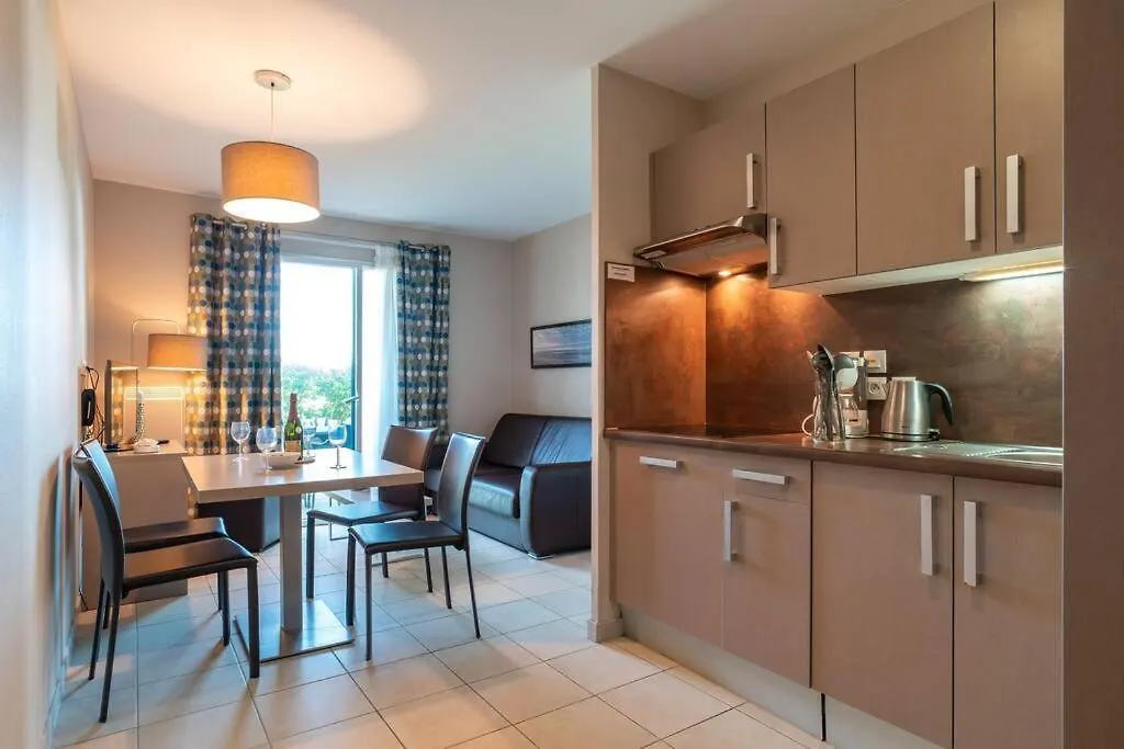 Apartment Les Thermes 408 - Appt Pour 4 Avec Piscine Partagee Concarneau
